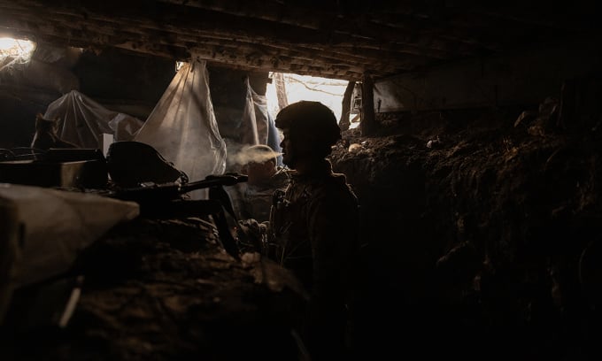 Soldados ucranianos en las fortificaciones del pueblo de Rabotino el 1 de octubre. Foto: AFP