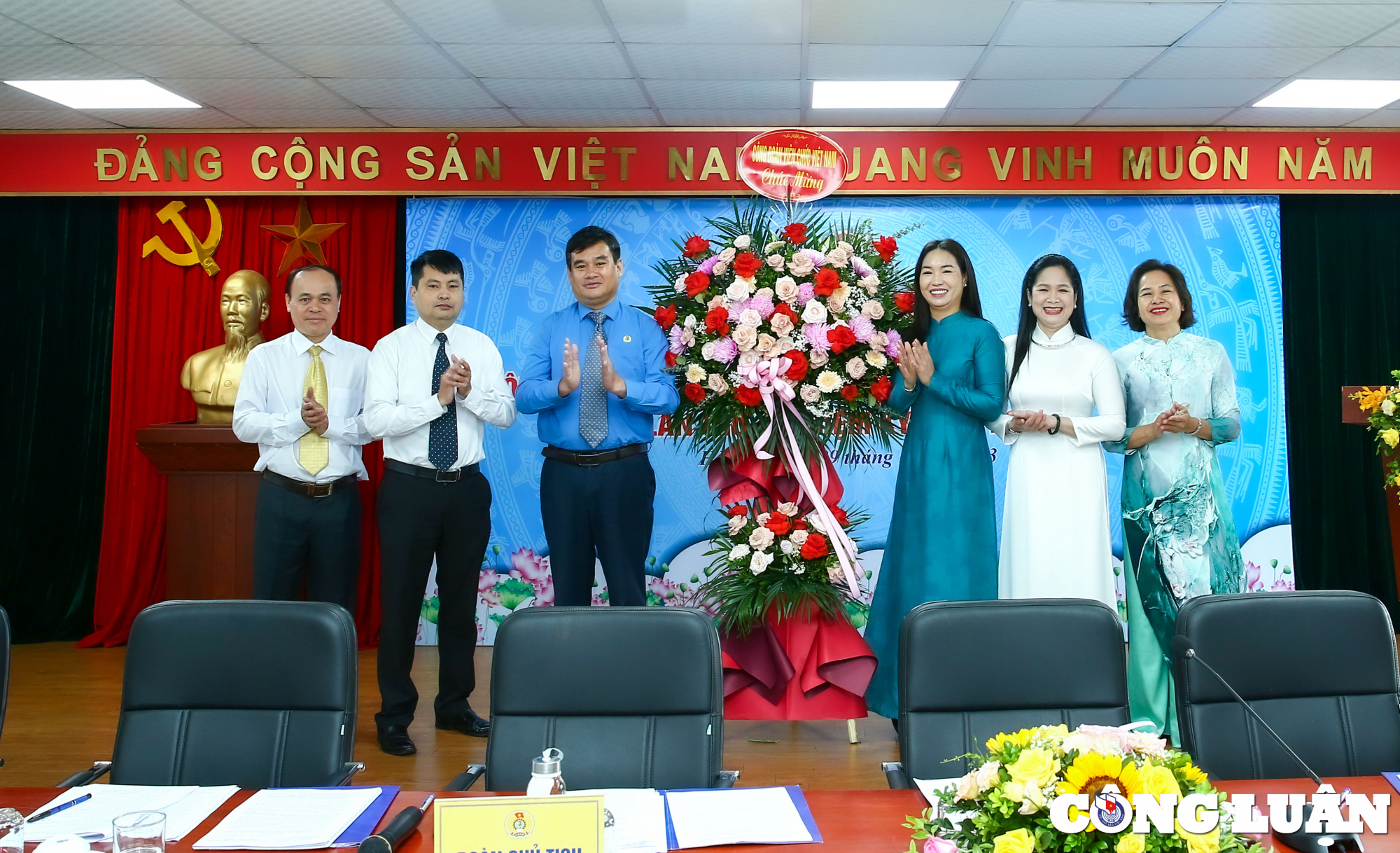 Mr. Le Tran Nguyen Huy was elected as Chairman of the Central Committee of the Vietnam Journalists Association for the 2023-2028 term, photo 4