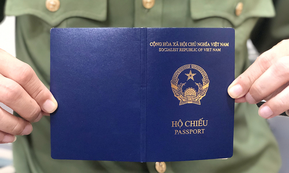 Vietnamese passport up 10 places - good news but still low