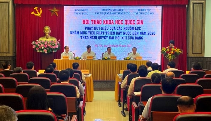 Communist Magazine organizes Workshop 'Effectively promoting resources to achieve national development goals'