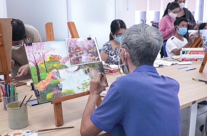 Triển lãm tranh của bệnh nhân đột quỵ - Ảnh 1.
