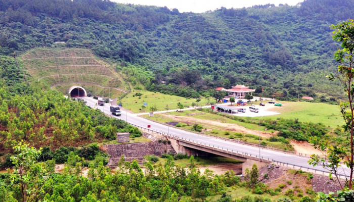 Đền Thánh Mẫu Liễu Hạnh thành điểm du lịch văn hóa, tâm linh hàng đầu