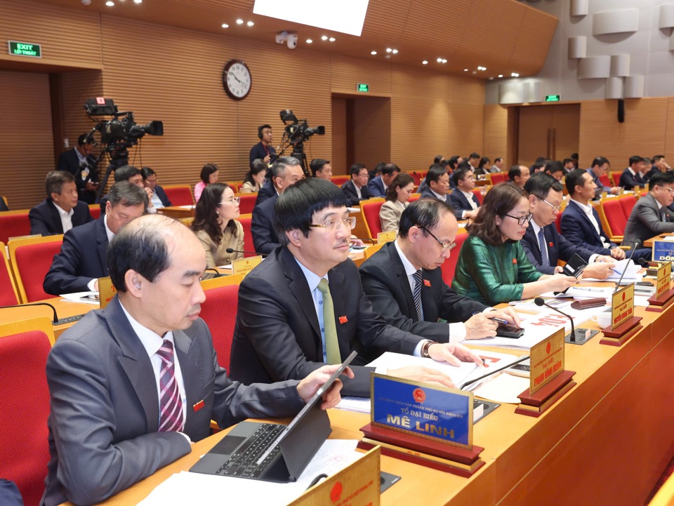 Los delegados del Consejo Popular de la Ciudad asisten a la sesión de preguntas y respuestas.