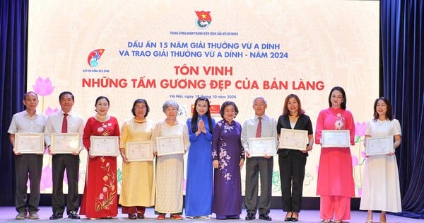 รางวัลครบรอบ 15 ปี Vu A Dinh เพื่อเป็นเกียรติแก่ตัวอย่างอันงดงามของหมู่บ้าน