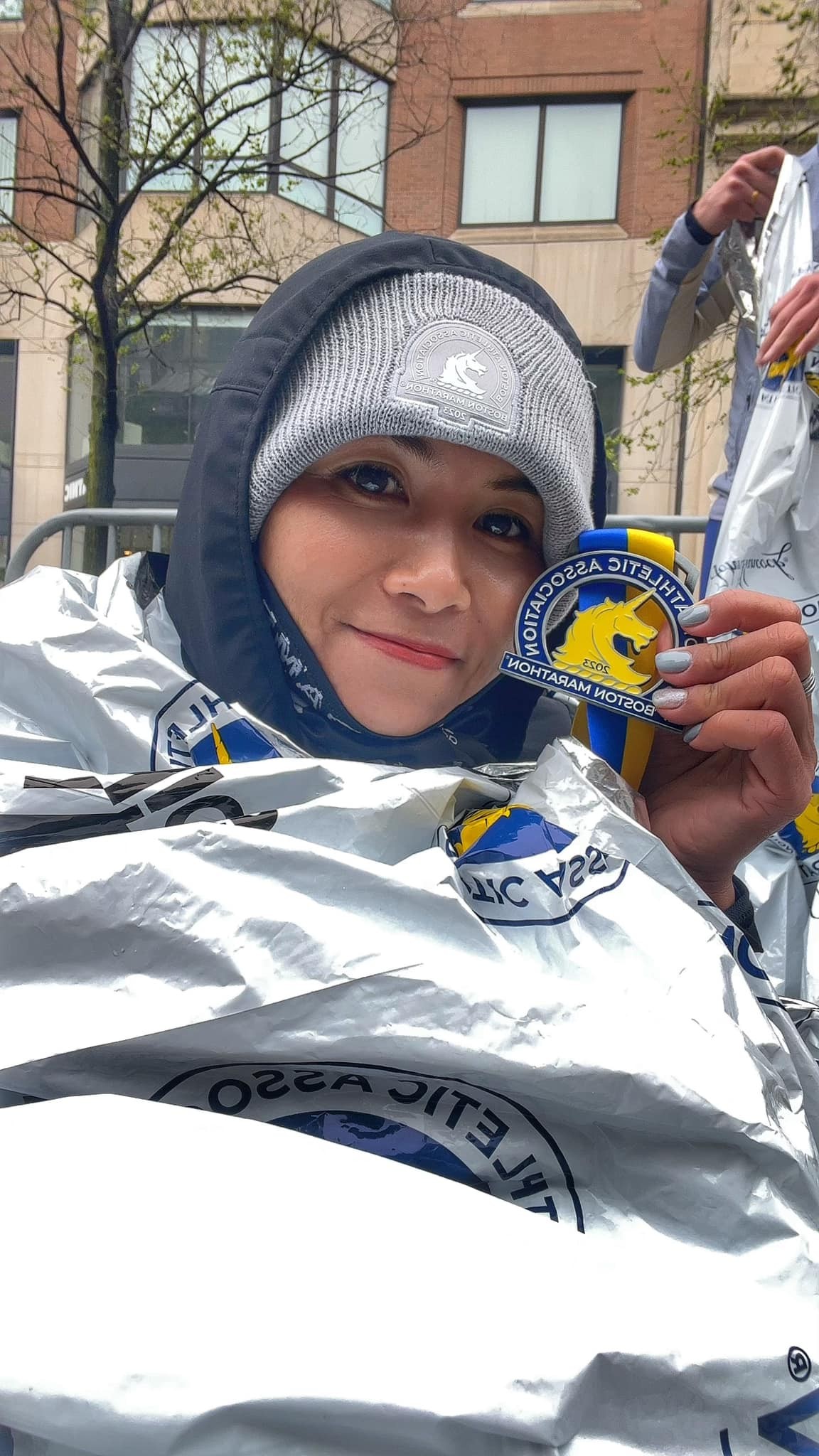 Vo Thanh Nga (Nga Vo): Vietnamese female runner wearing the red flag with yellow star overcomes her limits - conquers Boston Marathon photo 5