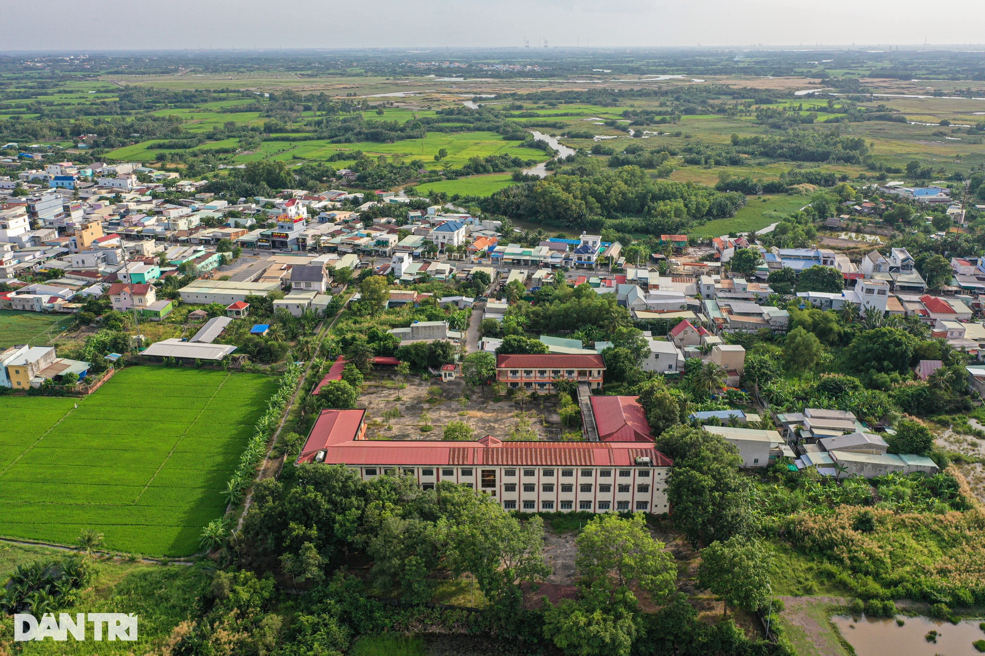 Trường học xây mới hơn 13 tỷ đồng hoạt động vài năm rồi bỏ hoang ở Đồng Nai - 13