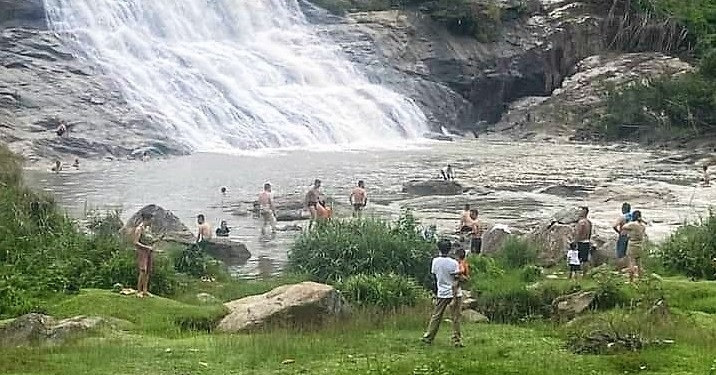 Une femme se noie et disparaît alors qu'elle se baignait dans la cascade de Sao Va