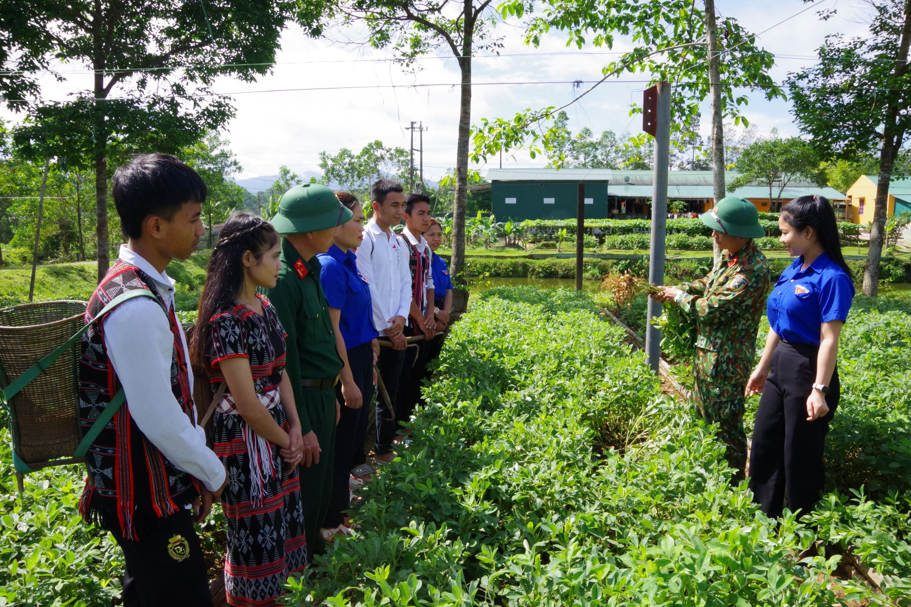 กลุ่มเศรษฐกิจการป้องกันประเทศ 92 แข่งขันสร้างความสำเร็จเพื่อเฉลิมฉลองวันชาติ