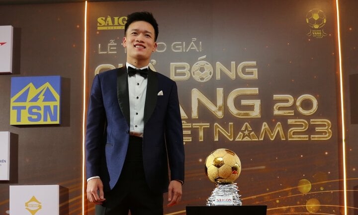 Hoang Duc a remporté le Ballon d'Or vietnamien pour la deuxième fois.