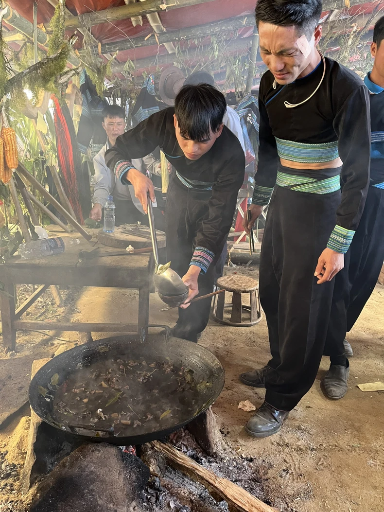 الخصائص الثقافية لمونغ من خلال مهرجان جاو تاو الصورة 11