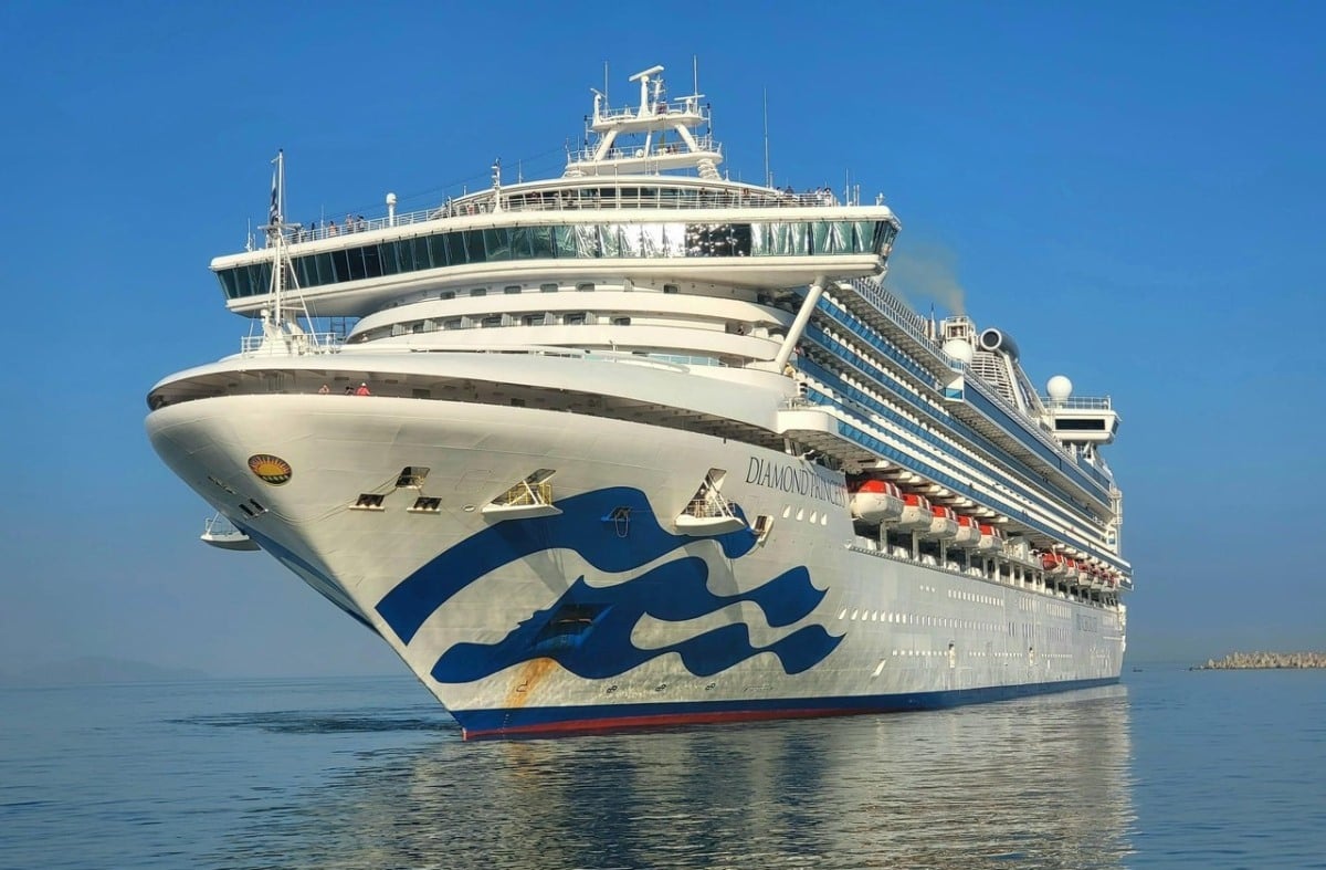 Siêu du thuyền Diamond Princess đưa du khách tham quan Huế