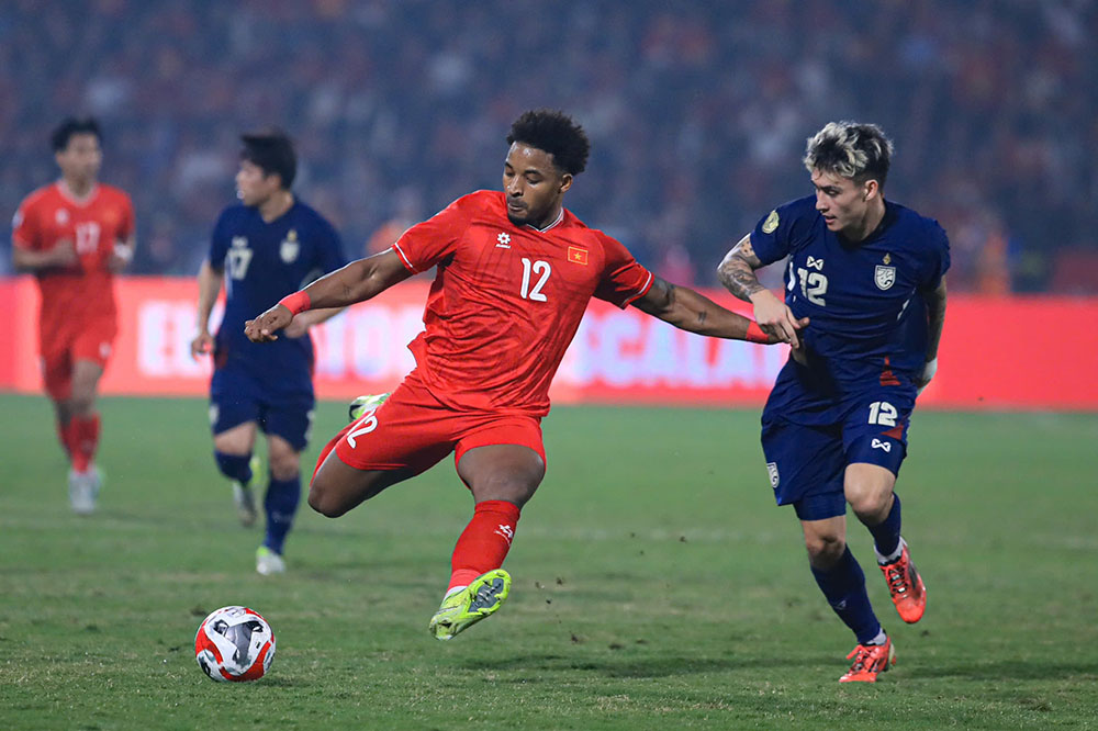 Xuan Son scored two goals in the second leg of the 2024 ASEAN Cup final between Vietnam and Thailand. Photo: Minh Dan