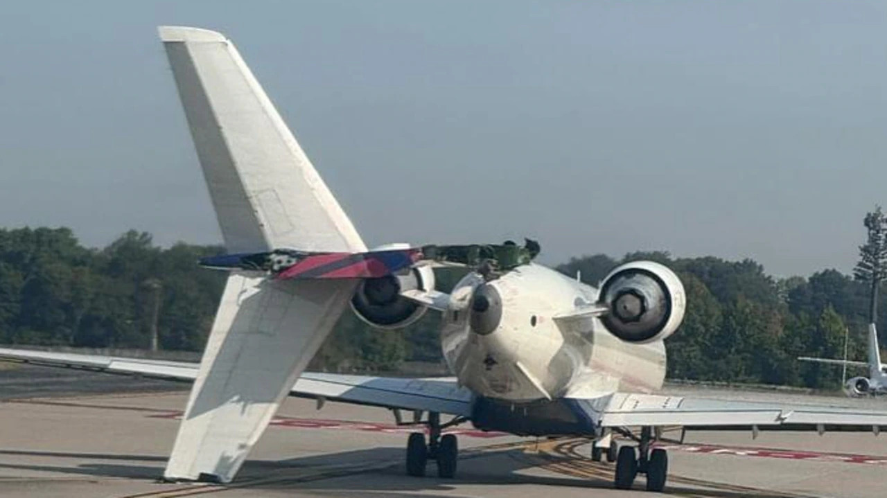 Los dos aviones se estrellaron después de chocar en la carretera en mi imagen de computadora 1