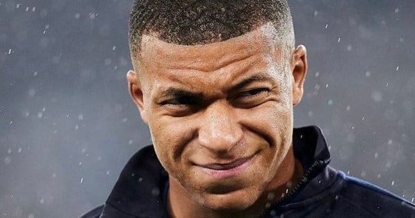 Vì sao PSG yêu cầu Mbappe phải gia hạn hay không chỉ trong 2 tuần tới?