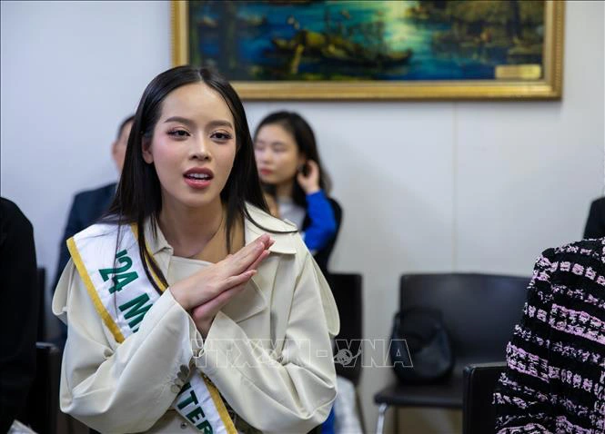 Miss International 2024 Thanh Thuy and 4 runners-up came to exchange at the Vietnamese Embassy in Japan