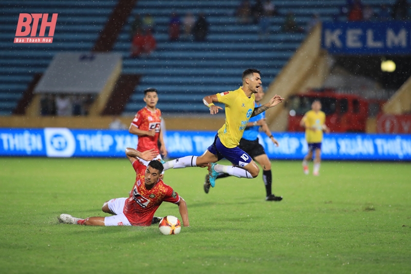 Dong A Thanh Hoa shares points with home team Nam Dinh Green Steel