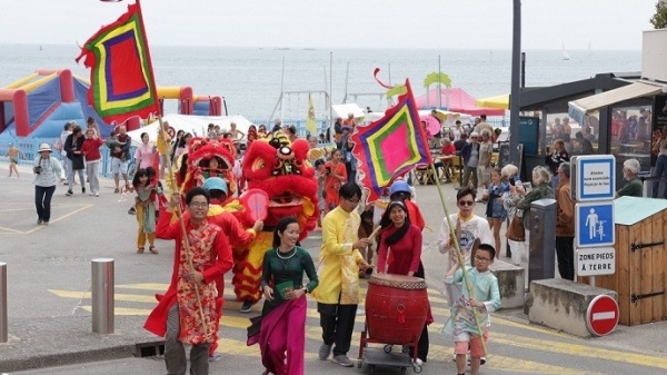 Ấn tượng Festival Vietnam lần đầu tiên được tổ chức tại thành phố biển Larmor-Plage