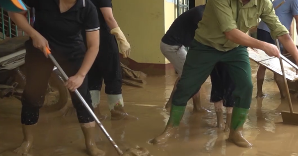 Superar urgentemente las consecuencias de las inundaciones y prepararse para recibir a los estudiantes de Bao Yen (Lao Cai) de regreso a la escuela