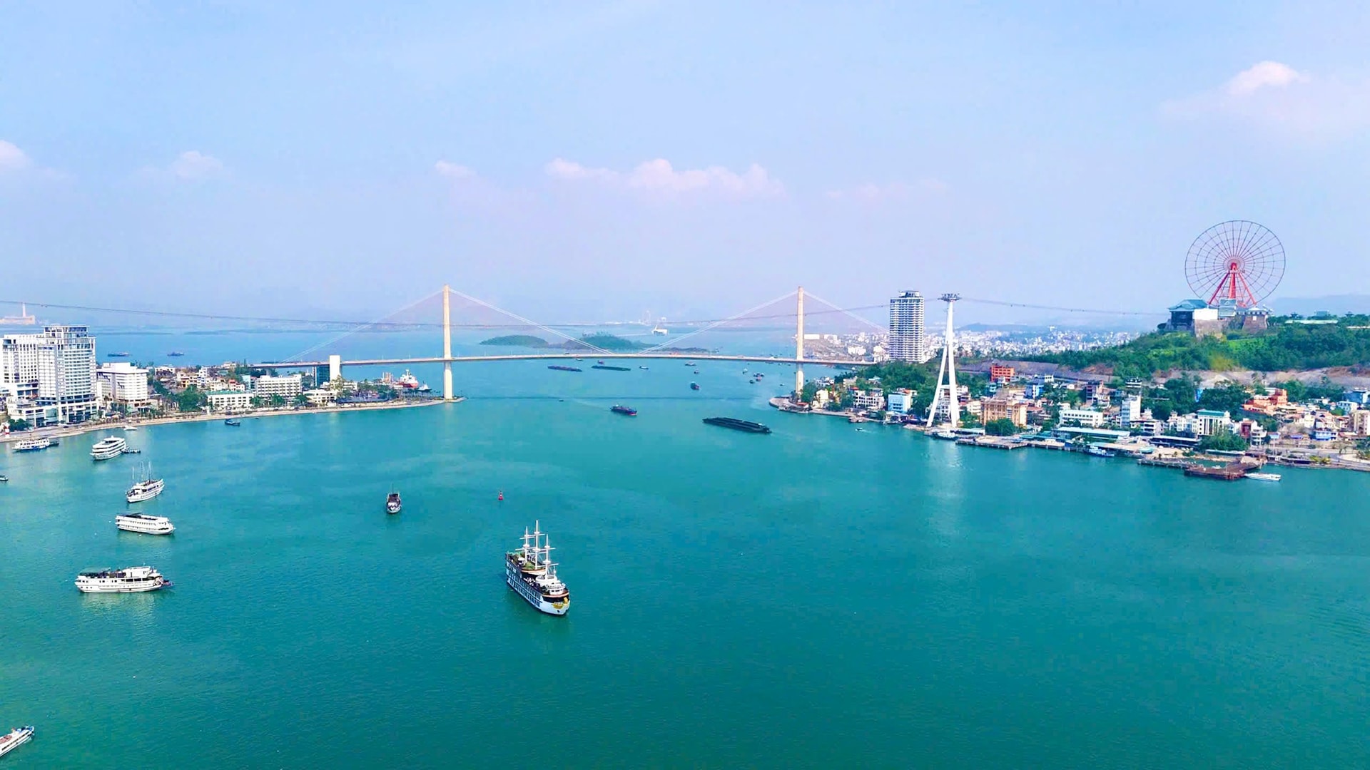 Bahía de Ha Long: 30 años preservando y promoviendo el valor del patrimonio mundial