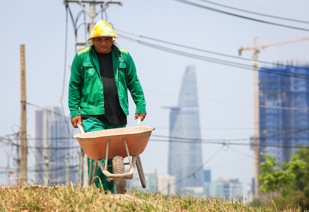 Mưu sinh dưới trời đổ lửa - Ảnh 2.