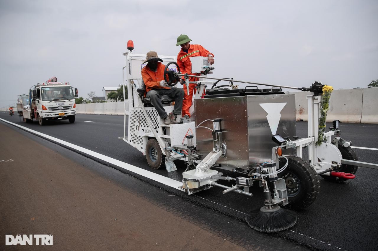 Cao tốc nối TPHCM - Phan Thiết hơn 2 giờ lái xe sắp khánh thành - 7