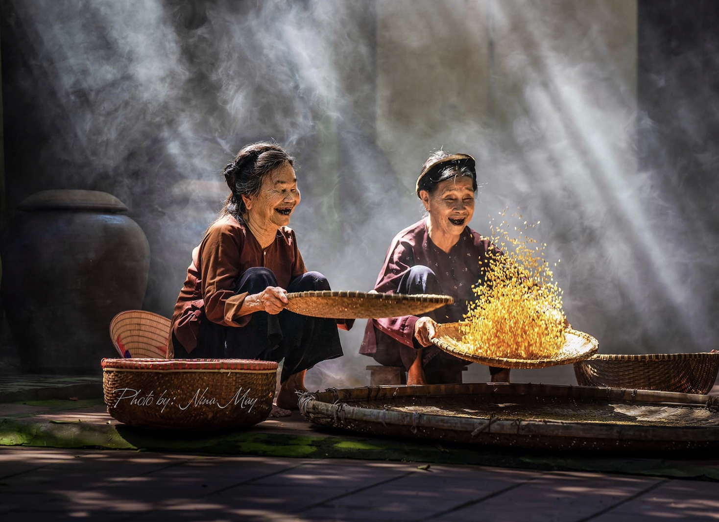 L'ancien village de Duong Lam attire les visiteurs pendant les vacances