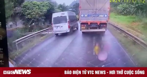 VTV responds to 16-seat driver recklessly overtaking, causing accident in Mai Chau