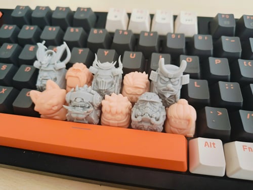 Ngoài mặt công năng thì keycap còn đáp ứng giá trị thẩm mỹ, tạo cảm xúc tích cực... cho người dùng với mẫu mã, chất liệu đa dạng Ảnh: LÊ DUY