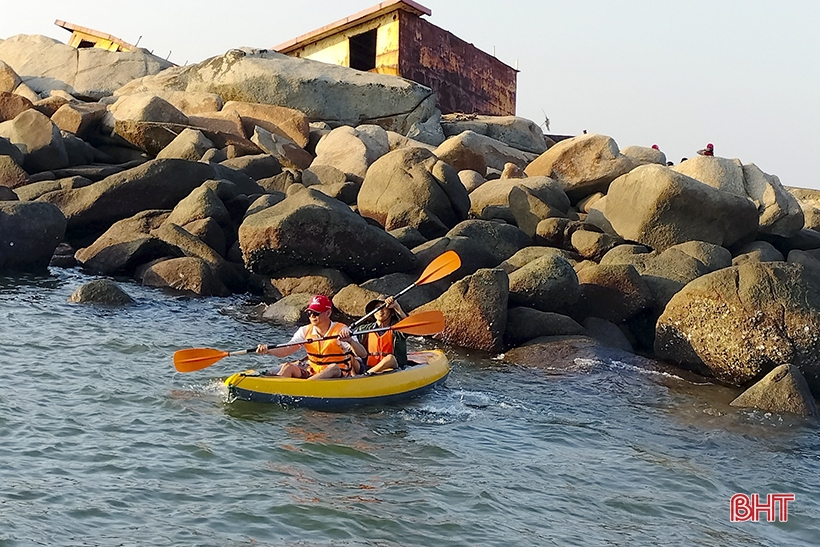 Orte und Tourismusunternehmen bemühen sich, Touristen nach Ha Tinh zu locken