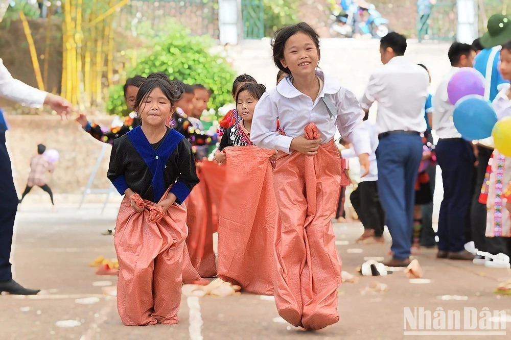 Rein, rustikal und unschuldig, die „Kinder“-Bürger des Nam Vi-Hochlandes, Foto 3