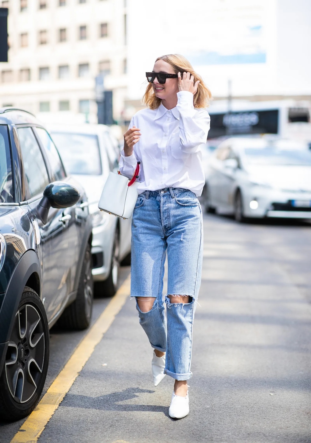 Bí kíp mặc đẹp áo sơ mi trắng và quần jeans xanh - 3