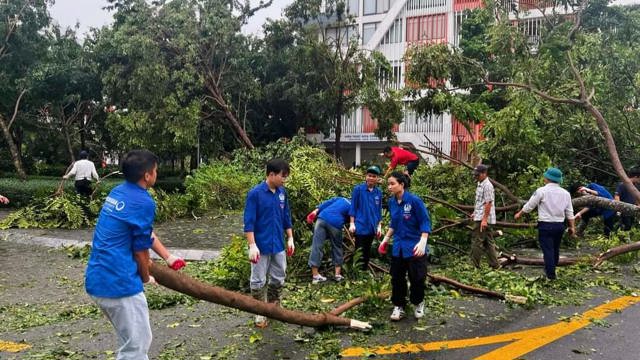 Hàng loạt trường ĐH tại Hà Nội học trực tuyến do ảnh hưởng của bão Yagi