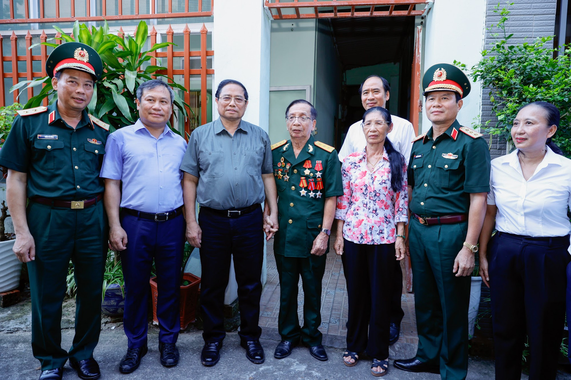 Thủ tướng thăm, tặng quà người có công và trẻ em, người khuyết tật tại Quảng Bình- Ảnh 7.