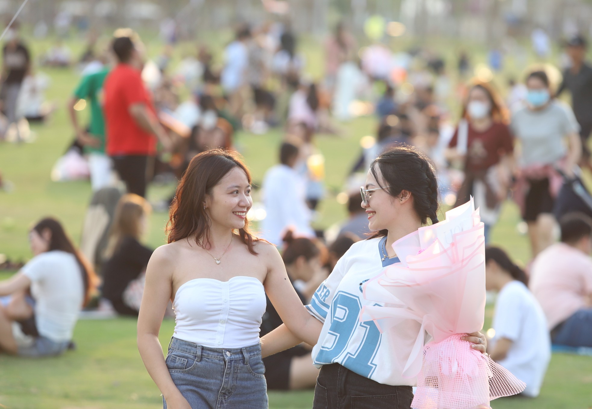 Thousands of people flock to the East of Ho Chi Minh City to 'live slowly' photo 11