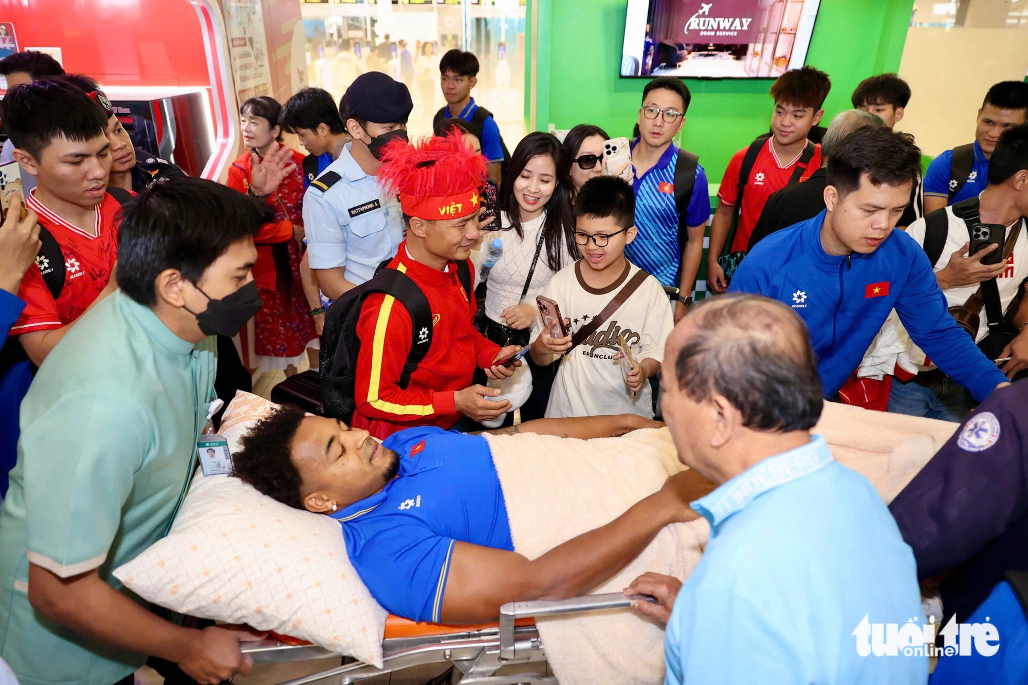 Nguyen Xuan Son was carried home with the Vietnamese team on a stretcher.