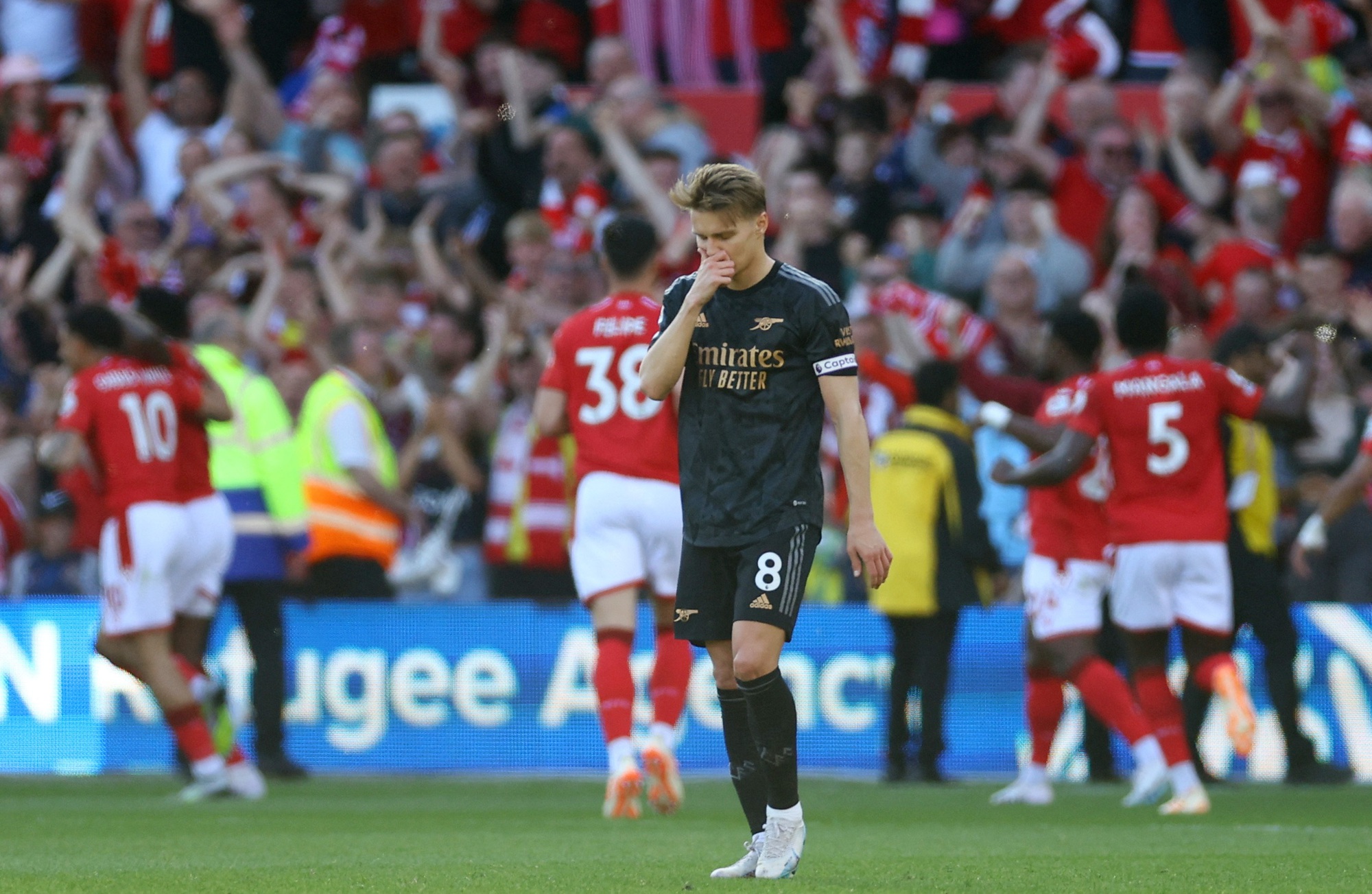 Thua sốc tân binh Nottingham Forest, Arsenal tan vỡ giấc mơ vô địch - Ảnh 4.