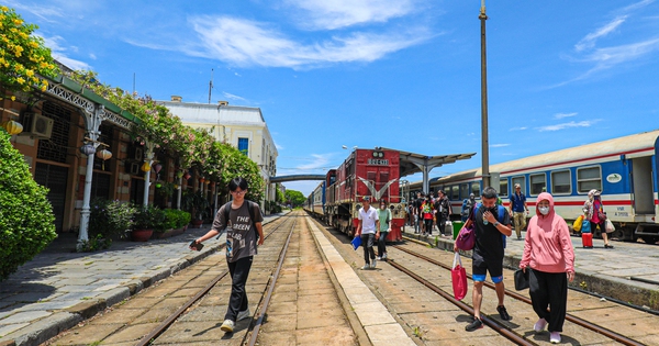 Đường sắt mở bán vé tháng tàu Hà Nội