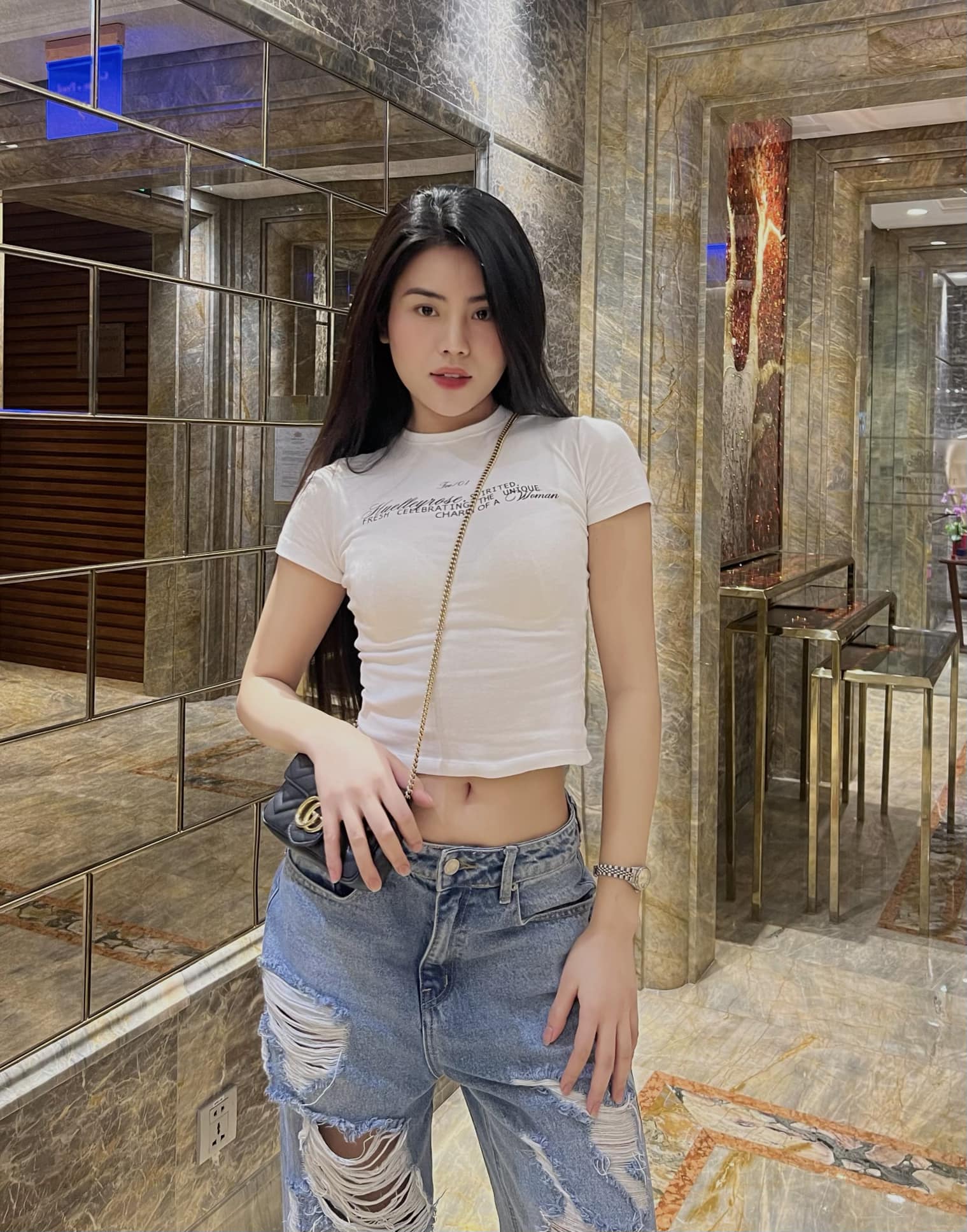 Cuộc sống kín tiếng Chu Thị Ánh Á hậu 2 Miss Fitness Vietnam 2022 và màn trả lời ứng xử ấp úng bị 