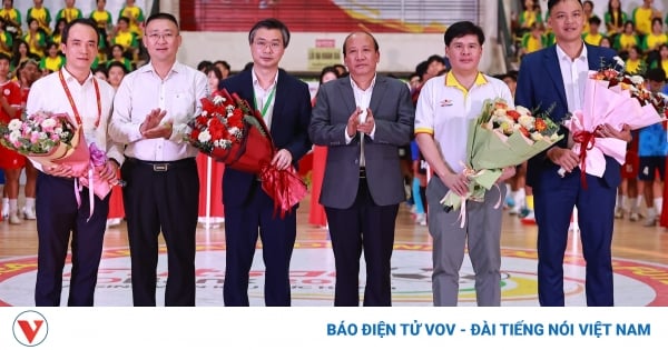 Jubilant opening of the 2024 Hanoi Student Futsal HDBank Tournament