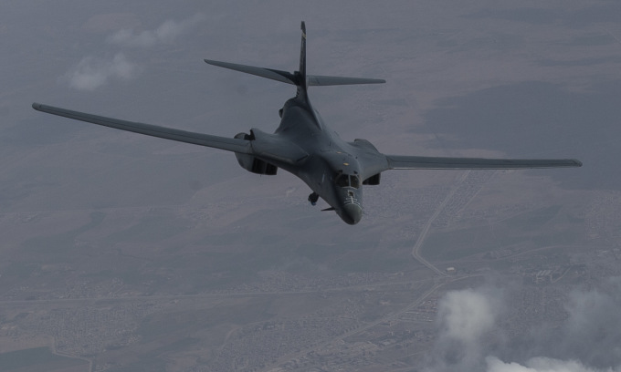 قاذفة قنابل أمريكية من طراز B-1B في سماء سوريا عام 2015. الصورة: القوات الجوية الأمريكية