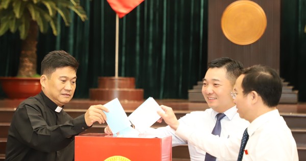 Ciudad Ho Chi Minh cambia a muchos miembros clave de su personal