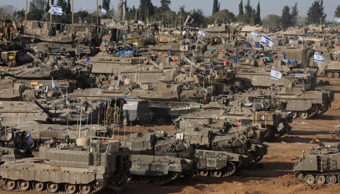 Israeli tanks surround the entire eastern part of Rafah