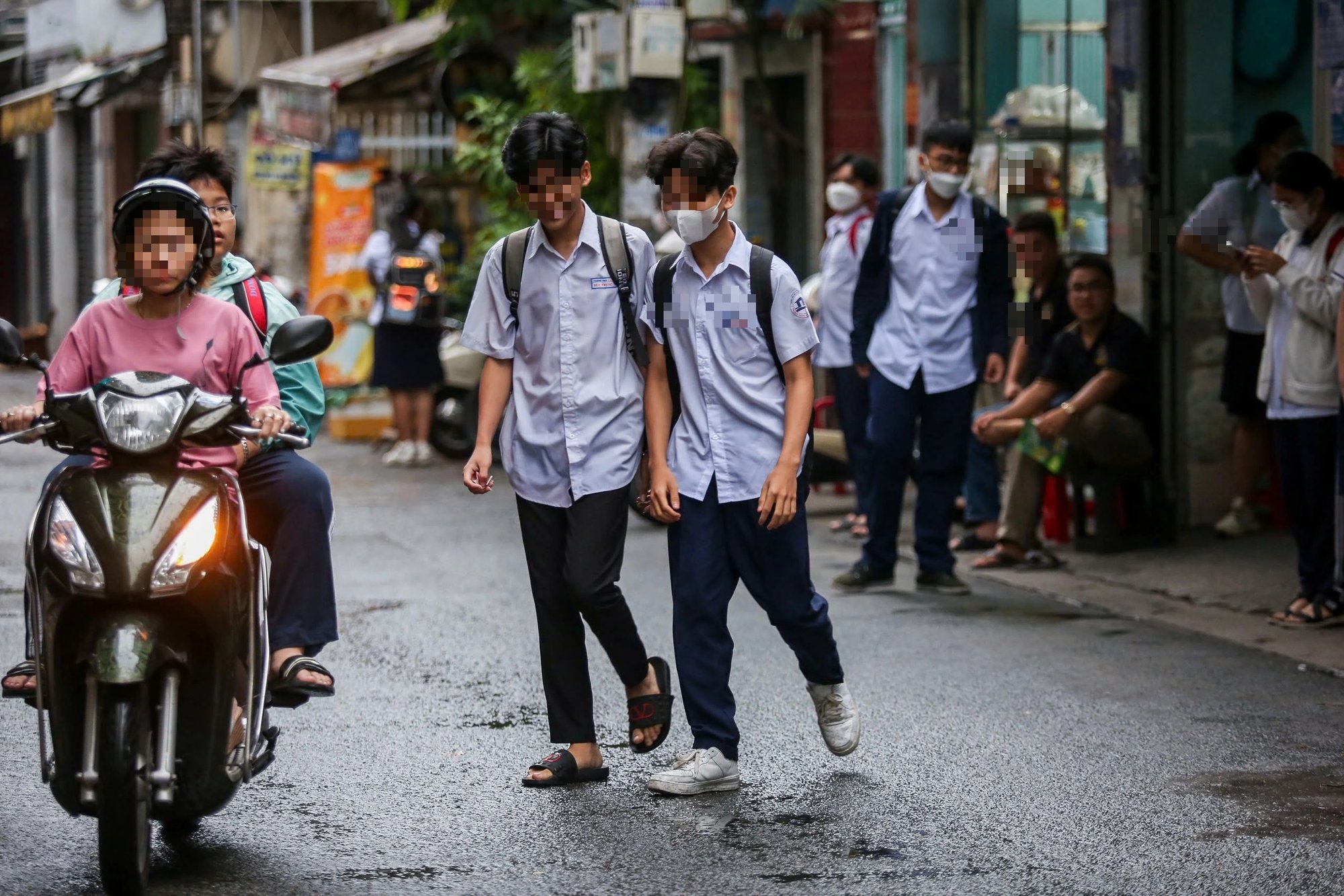 Dạy thêm, học thêm sẽ dễ dàng hơn trước đây?- Ảnh 2.