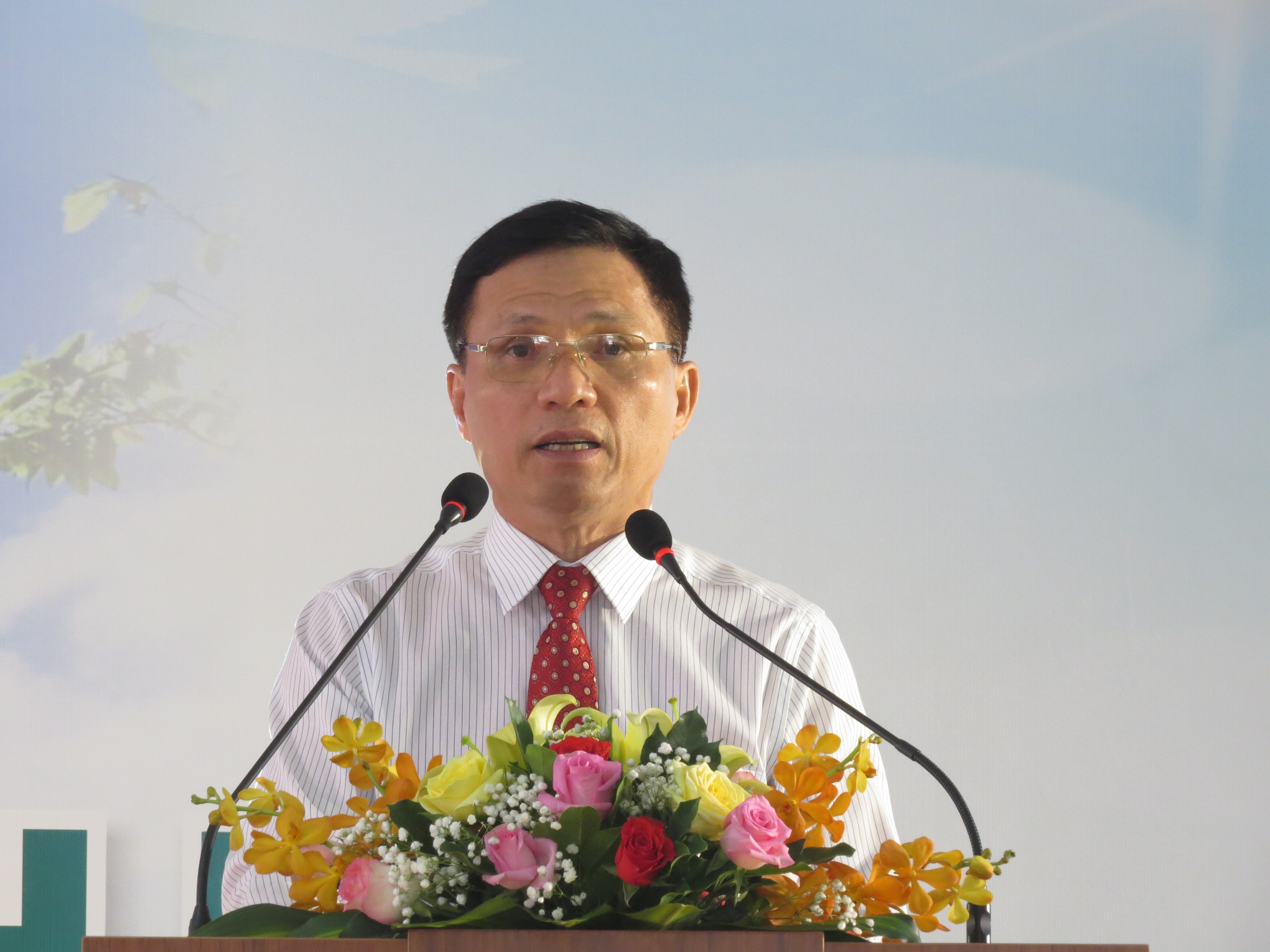 Event - Vice President attends the inauguration of Khanh Hoa Provincial Oncology Hospital (Photo 2).