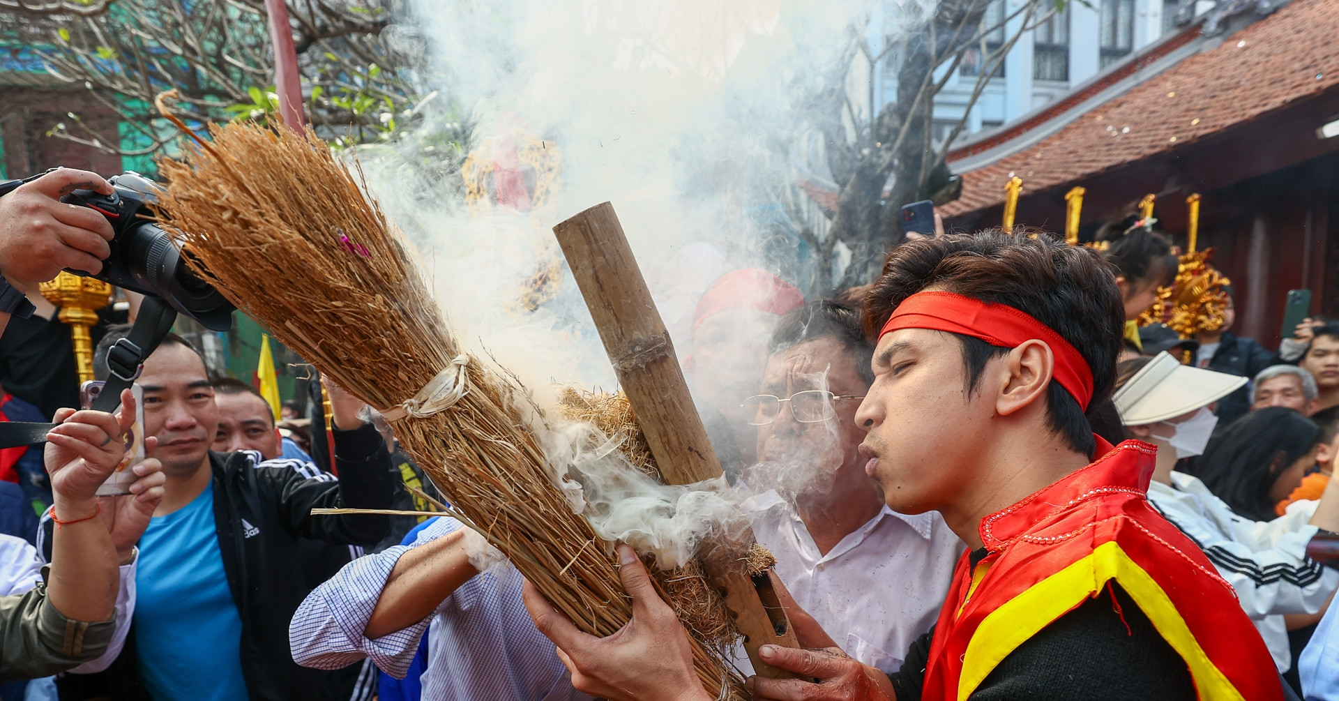 Unique rice cooking competition in Thi Cam village