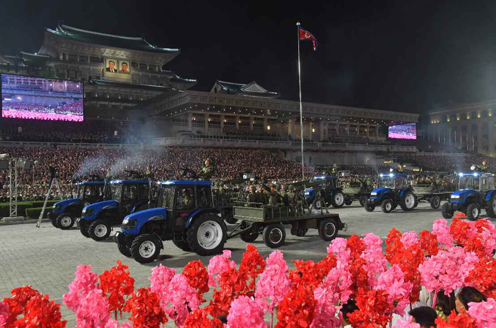 World - Mr. Kim Jong Un and his daughter attend the parade celebrating North Korea's national day (Photo 5).