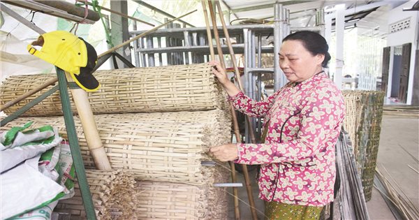 Ups and downs of the weaving profession