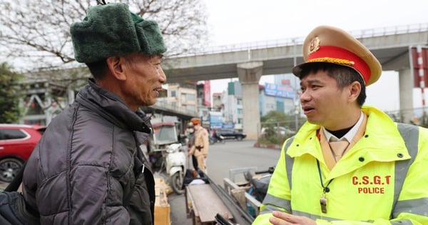 ハノイ警察が三輪車を扱い、ハティンで印象的な進水式