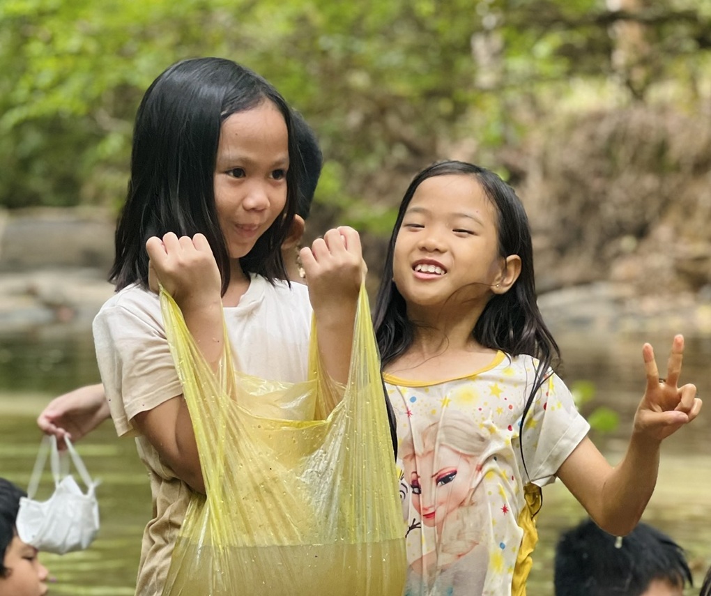 Mẹ vừa mỉa mai lễ ở nhà cho lành, ngày cuối cuống cuồng dắt con đi chơi - 4