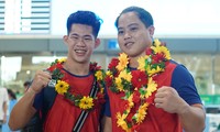 L'équipe U22 Vietnam et de nombreux athlètes participant aux SEA Games 32 sont de retour au Vietnam.